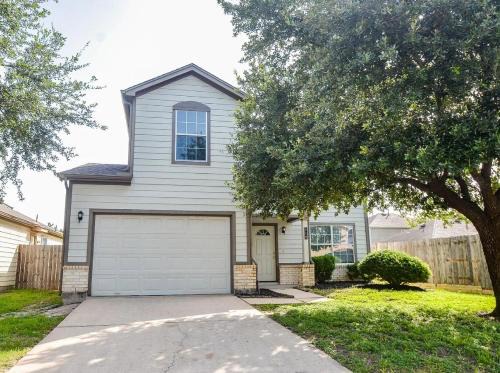 Houston House | Peaceful Entire Home 15 Mn IAH, 25 Mn frm Downtown