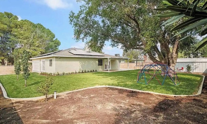 Lancaster House | Peaceful Entire Studio with Full Bath/Kitchenette
