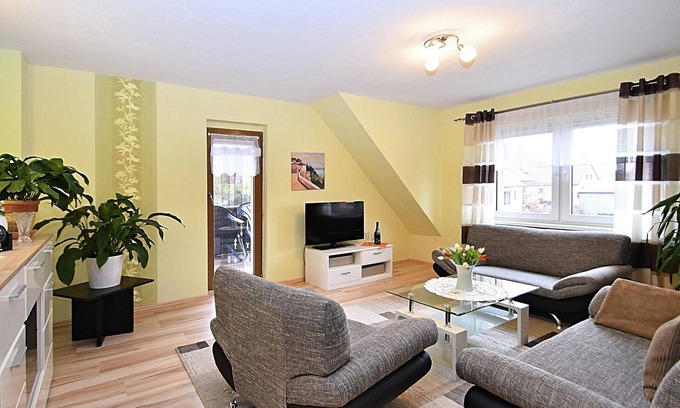 Seligenthal Apartment | Peaceful Family Base in Floh