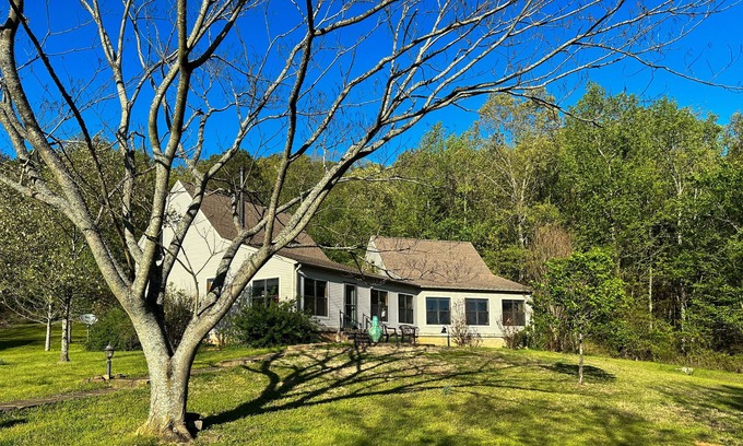 Russellville House | Peaceful farm setting & close to everything! ATU, ANO, St. Mary’s, & recreation!