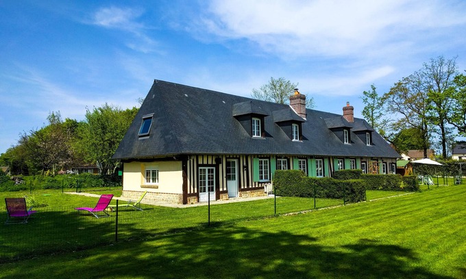 Ocqueville House | Peaceful farmhouse - Typical Normandy farm (clos-masure) near the sea