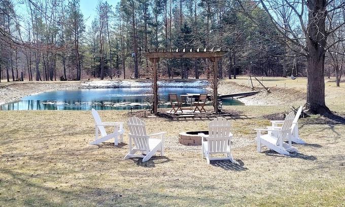 Allenton House | Peaceful Farmhouse & Trails