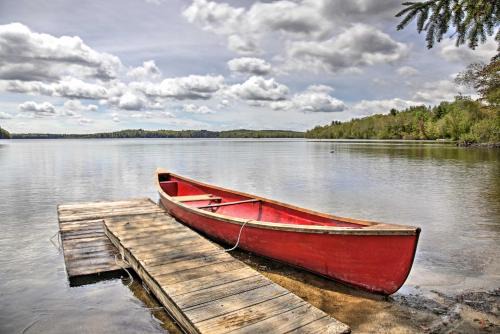 Winthrop House | Peaceful Fishermans Paradise with Deck and Fire Pit!