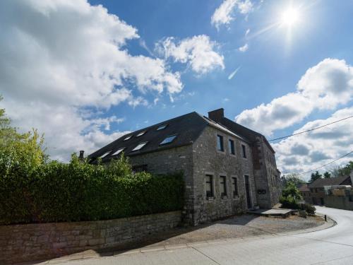 Walcourt House | Peaceful Fontenelle Farmhouse