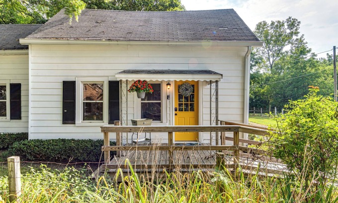 Franklin Cottage | Peaceful Franklin Cottage ~ 1 Mi to Downtown!