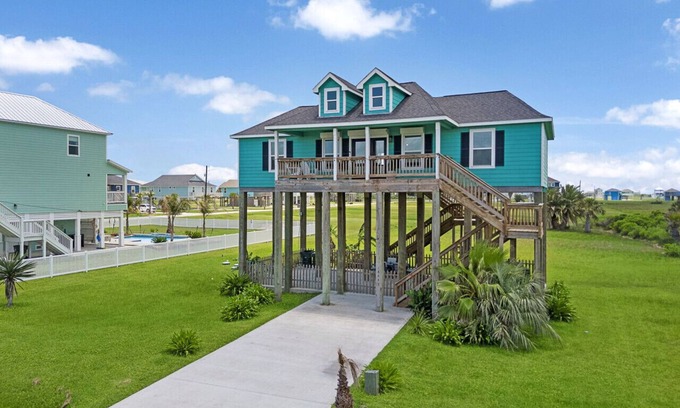 Indian Beach House | Peaceful Galveston Retreat with Patio & Views