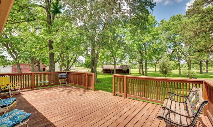 Cass County House | Peaceful Garden City Getaway w/Grill & Fire Pit