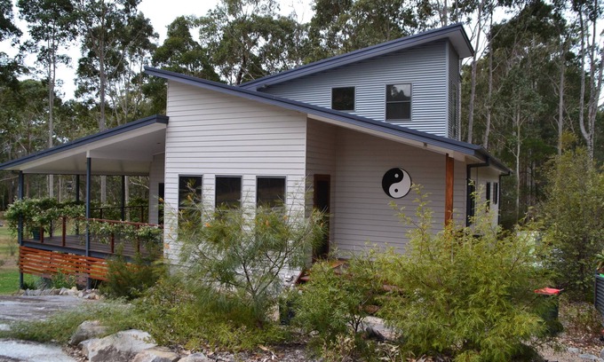 Moruya Heads Bed & Breakfast | PEACEFUL GETAWAY AMONGST THE BUSH, NEAR THE RIVER AND OCEAN, ENTIRE GUEST SUITE.