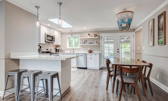Westgate House | Peaceful Getaway in Desirable Edmonds Near Seattle. ADA accessible.