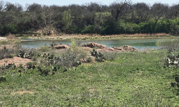 Art House | Peaceful getaway on the serene Llano river. Kayaking or relaxing by the water