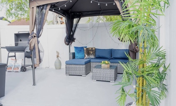 Bearss Plaza Apartment | PEACEFUL GETAWAY STUDIO