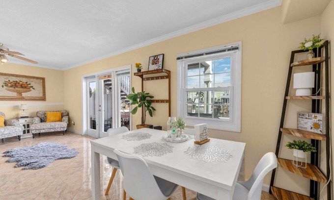 Coquina Key Apartment | Peaceful getaway by the bay