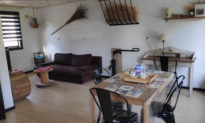 Brailly-Cornehotte House | Peaceful gîte in the Picardy countryside - 2 bedrooms, enclosed garden, family comfort