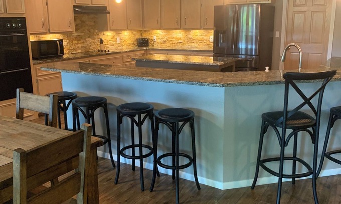 Seguin House | Peaceful Guadalupe Riverfront home minutes from Texas Lutheran & Downtown Seguin