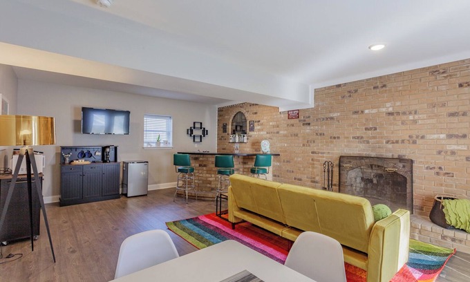 Lupton City Apartment | Peaceful guest suite just 15 mins from downtown