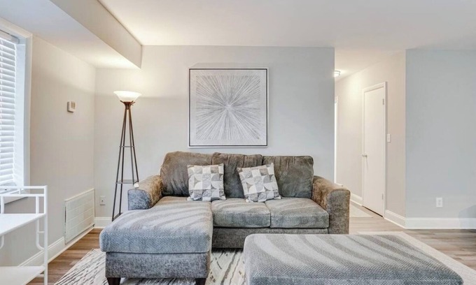 Jefferson Manor Apartment | Peaceful H
