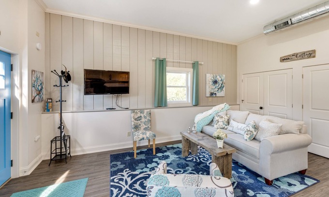 Chemung Cottage | Peaceful Harvard Vacation Rental: 3 Mi to Town!