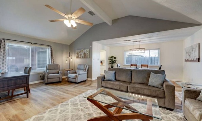 Heritage Park House | Peaceful Hideaway with 3 queens