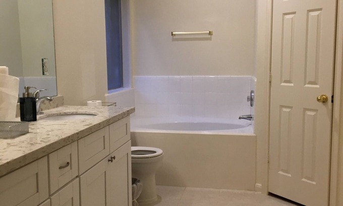 Barker House | Peaceful home away from home