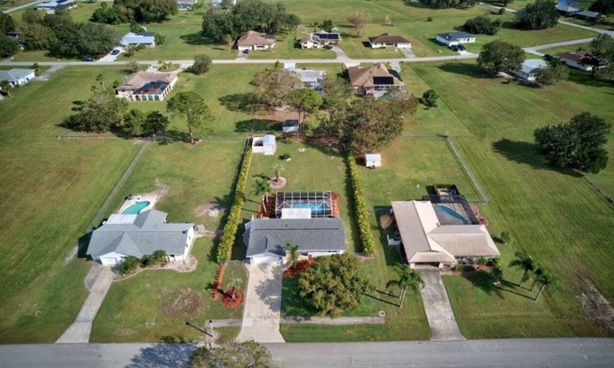 Highland House | Peaceful home away from home at Sebring!