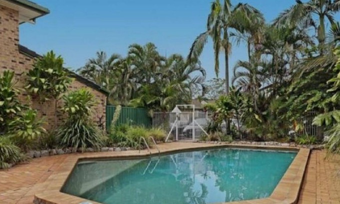 Taigum House | Peaceful home surrounded by trees near Westfield