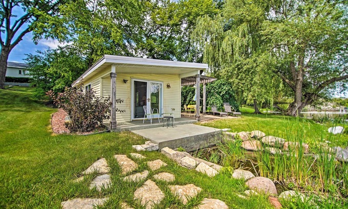 Horicon Apartment | Peaceful Horicon Studio w/Rock River Access!