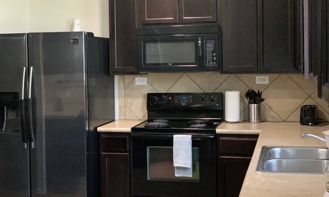 Southside House | Peaceful House close to Alamo