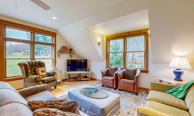 Plymouth House | Peaceful house w/mountain views, land, trails, fireplace, a/c, w/d, wifi, lawn