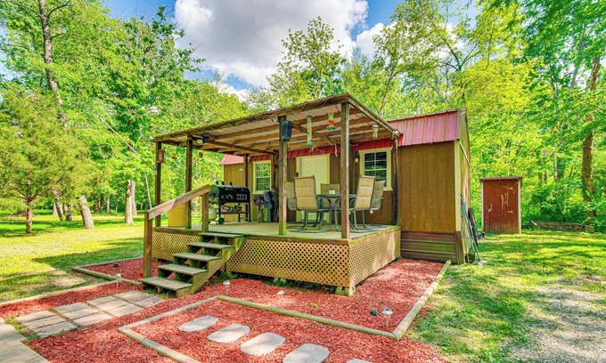 Barnhill Apartment | Peaceful Hunting Cabin < 3 Mi to Sam Dale Lake!