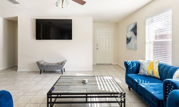 Little Elm House | Peaceful (KING BED) Home near The Lake