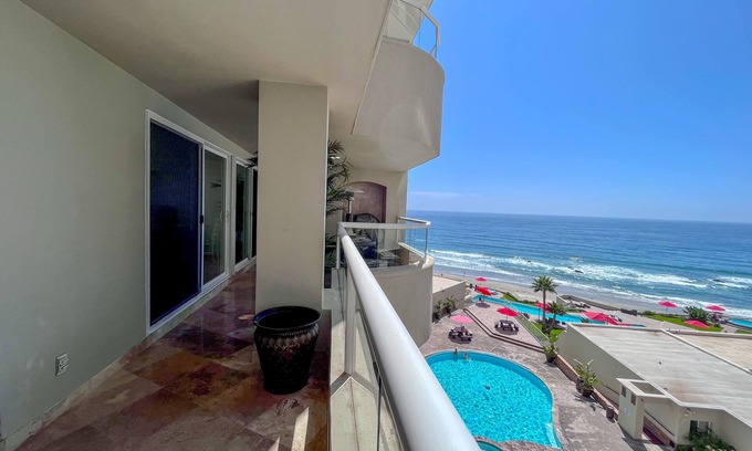 Playa Encantada Condo | Peaceful-LaJollaDelMar-BeachAccess-4thFLR-Rosarito