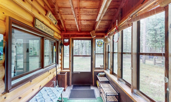 Branch House | Peaceful lakehouse retreat with deck & grill - dog friendly