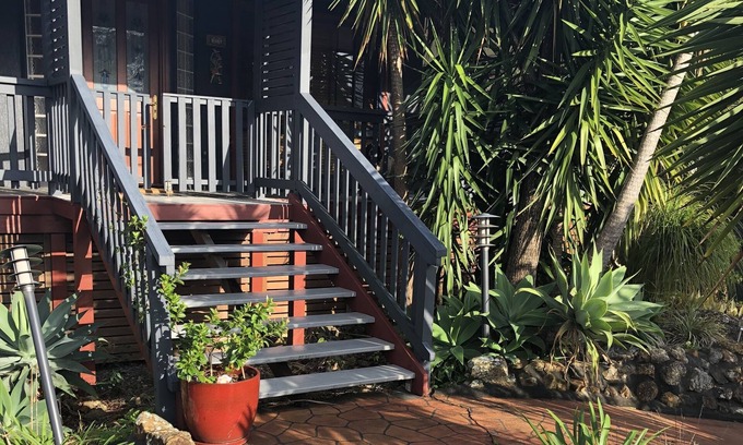 Elizabeth Beach House | Peaceful Lakeviews, Pool and a stroll to Elizabeth Beach- linen provided