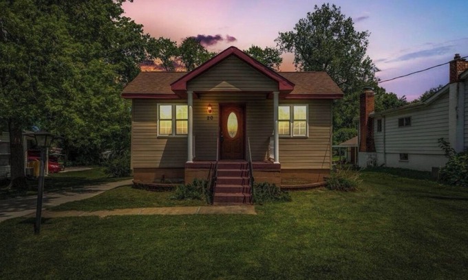 Airport Township House | Peaceful little house in the heart of Maryland Heights