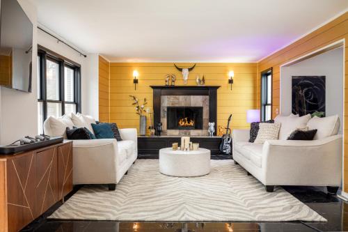 Holiday Hills House | Peaceful Luxury Unique 3 BDR Home with Cinema Gym and more