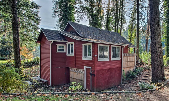 Walterville Cabin | Peaceful McKenzie River Retreat: Fish, Hike, & Ski