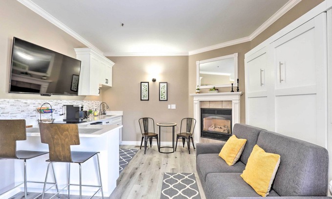 Midway Apartment | Peaceful Midway Studio w/Mountain + Golf Views!