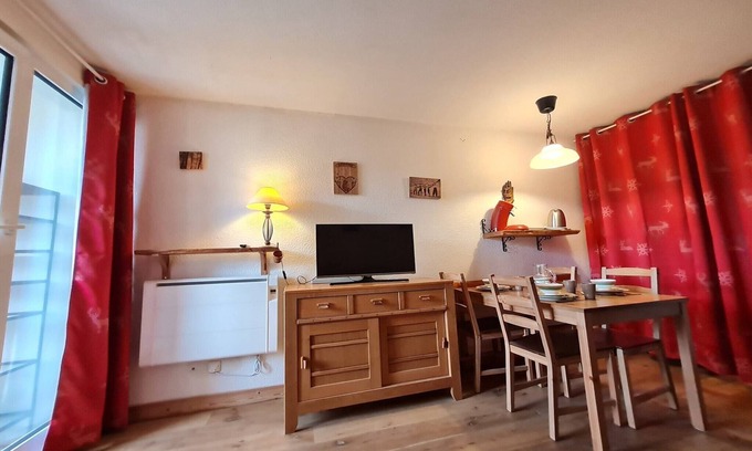 Mont-de-Lans House | Peaceful Mountain Apartment