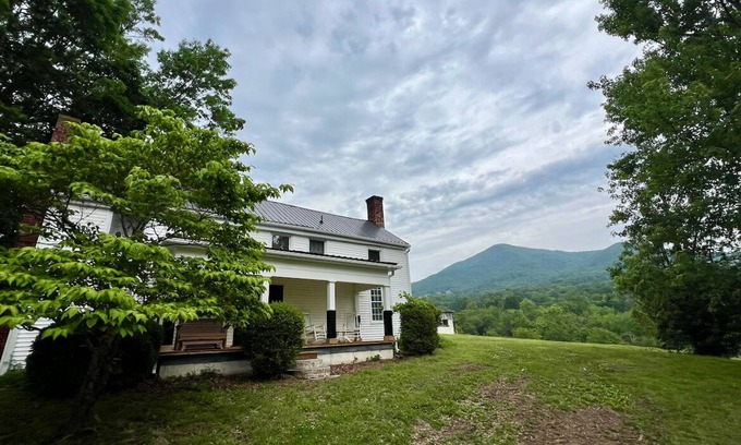 Peaks Other | Peaceful Mountain Escape for Families – 3BR 2BA Farmhouse at Base of Sharp Top