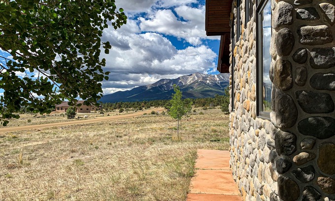 Buena Vista House | Peaceful Mountain getaway, 3 bath, Spectacular views! Coffee in the cupboard!