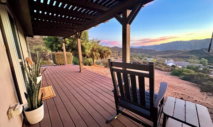 North Ridge House | Peaceful mountain retreat + amazing sunsets + nearby trails