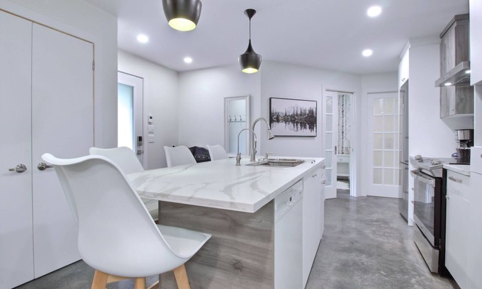 Bromont Apartment | Peaceful Mountain Side Appartment Fully Equiped and Close to Many Activities