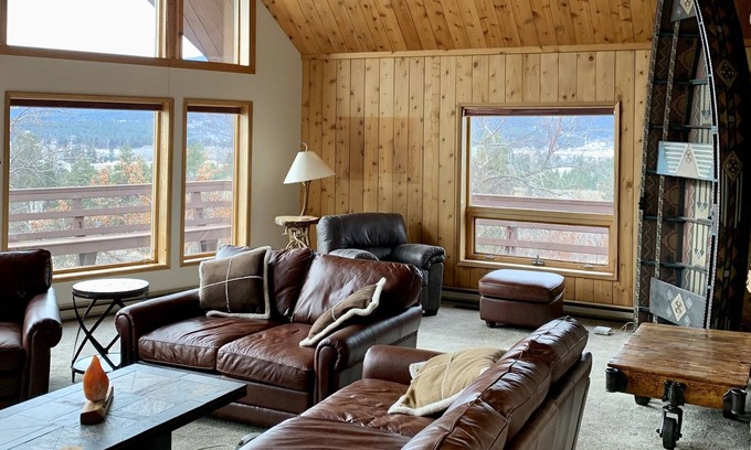 Grantsdale Ski Chalet | Peaceful Mountain View Retreat