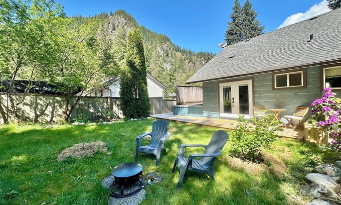 Hope House | Peaceful mountainview suite surrounded by forest and gardens.