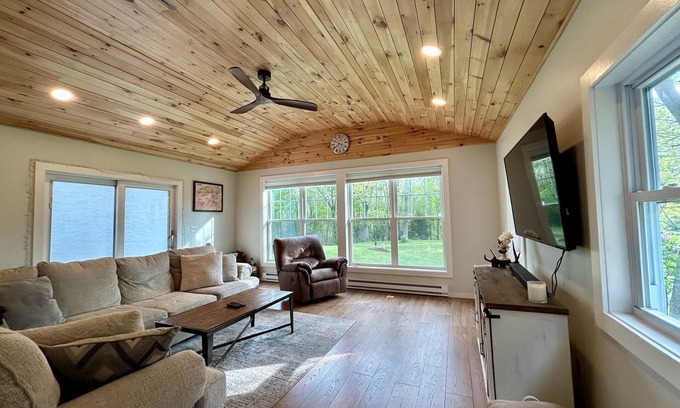 Rowley House | Peaceful Northshore Retreat in Rowley