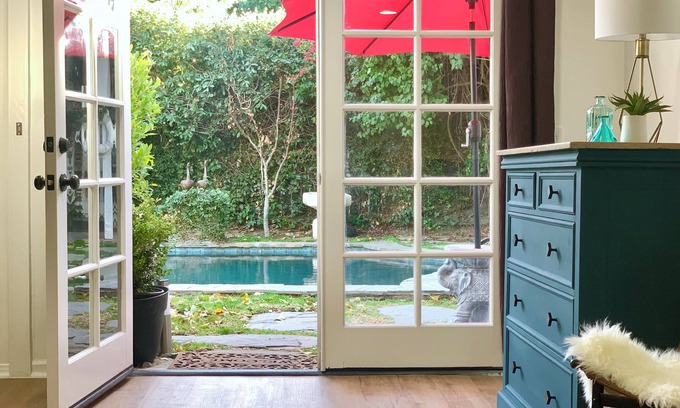 Studio City Cottage | Peaceful oasis, fast WiFi 1-bedroom cottage in Studio City with Pool