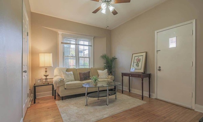 Forest Park Apartment | Peaceful One Bedroom Home near Chicago