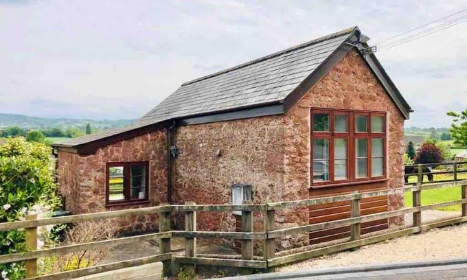Saint Blazey House | Peaceful Open-Plan Cottage With A View