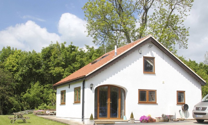 Stittenham Cottage | Peaceful pet friendly hill farm getaway in beautiful countryside near York