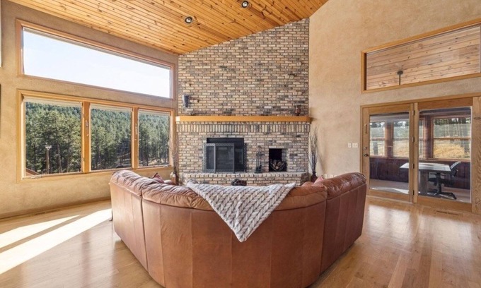 Rapid City House | PEACEFUL PINES (5-Bedroom Home) by RedAwning